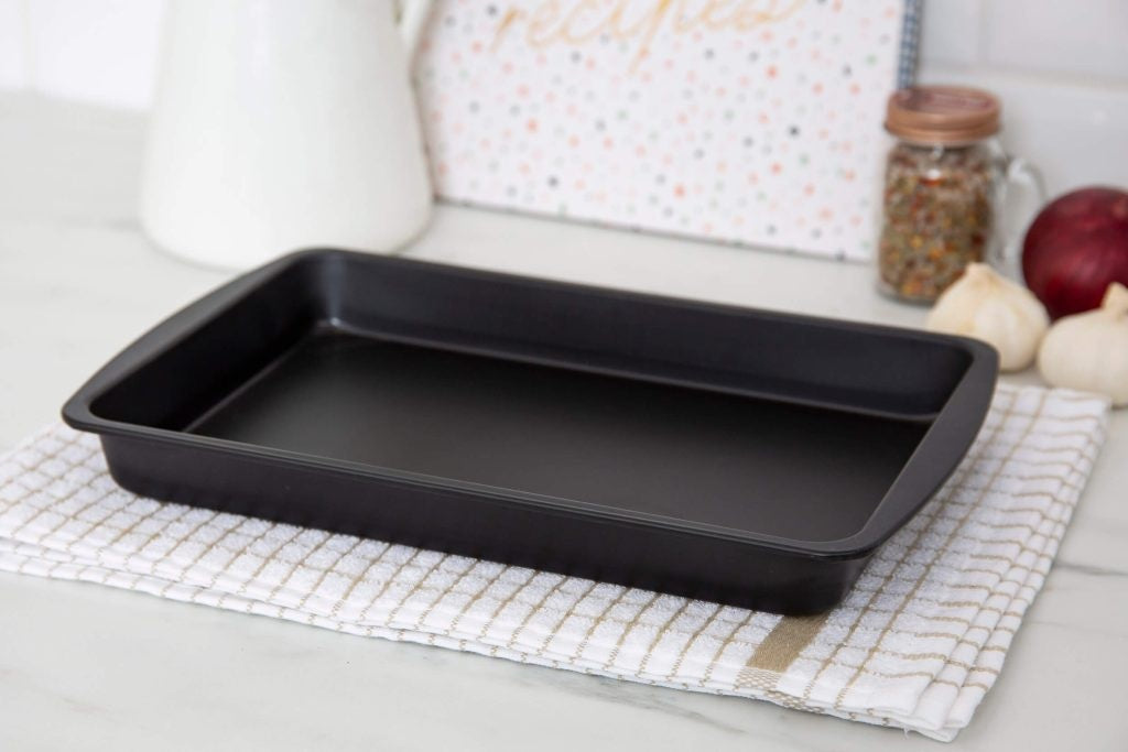 Wham Essentials Deep Oven Tray 30.5 x 19 x 3.5cm Wham Essentials Deep Oven Tray 30.5 x 19 x 3.5cm